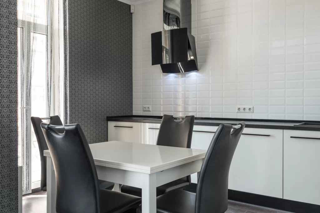 black kitchen decor